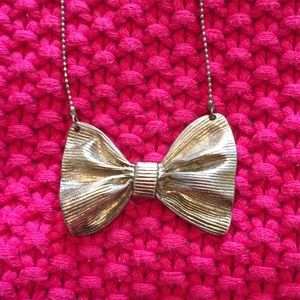 Bow necklace